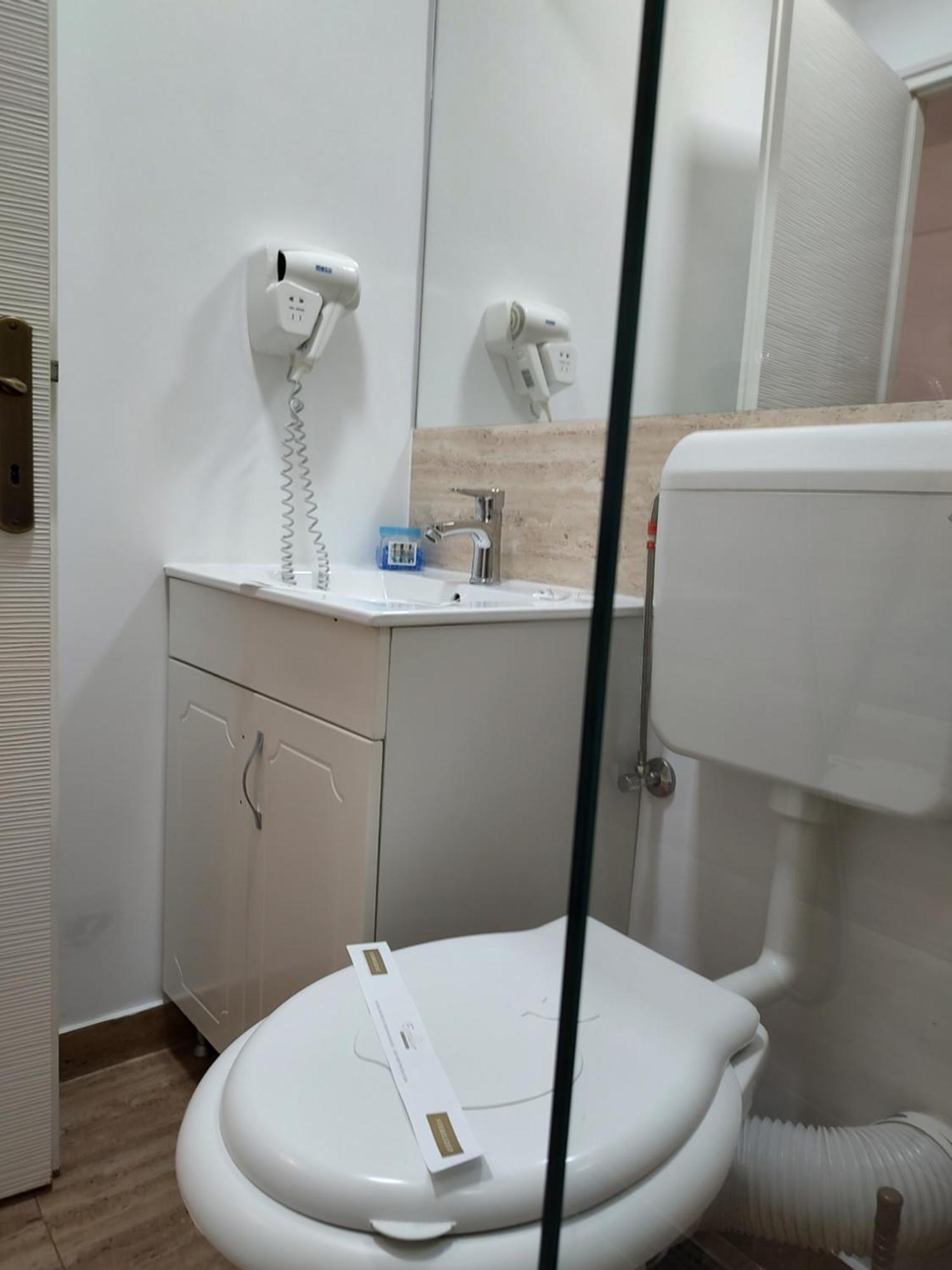 Puzzle Magic Bed & Breakfast Pitesti Luaran gambar